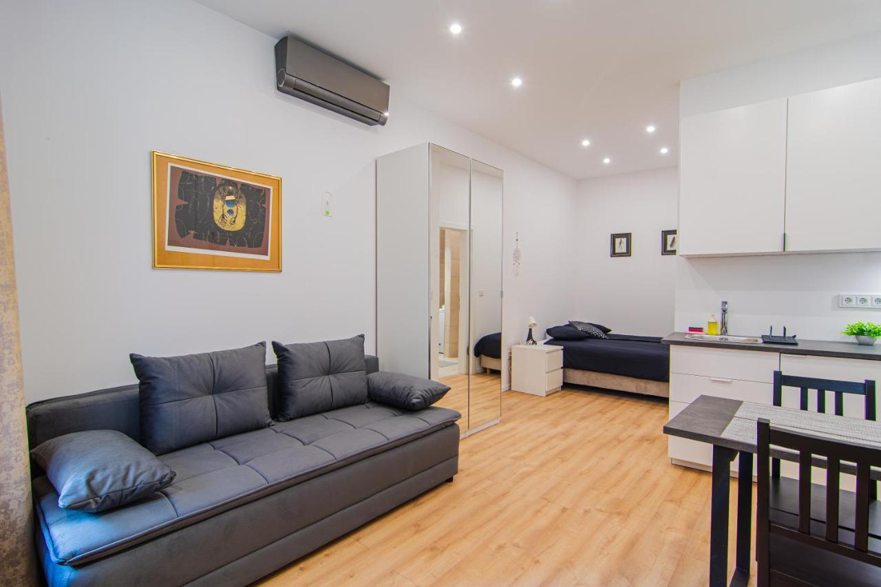 Apartment Flexible Selfcheckins 61 & 62 - - New - Center